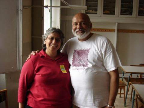 Ravi Apre a feleségével