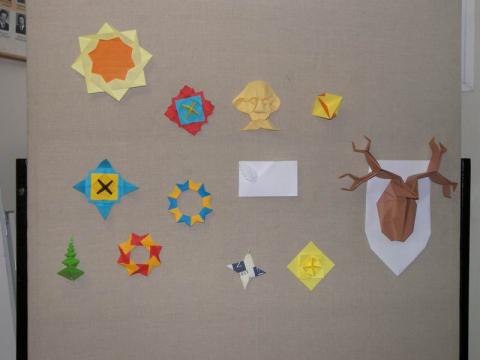 Rögtönzött kiállítás az elkészült modellekből