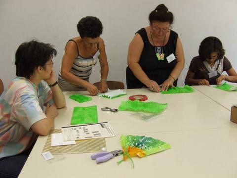 Dobóczkiné Zsuzsi tanítja a legyezőjét