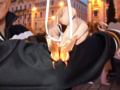 A 18. origami találkozó fő attrakciója - Hajtogatás a főtéren